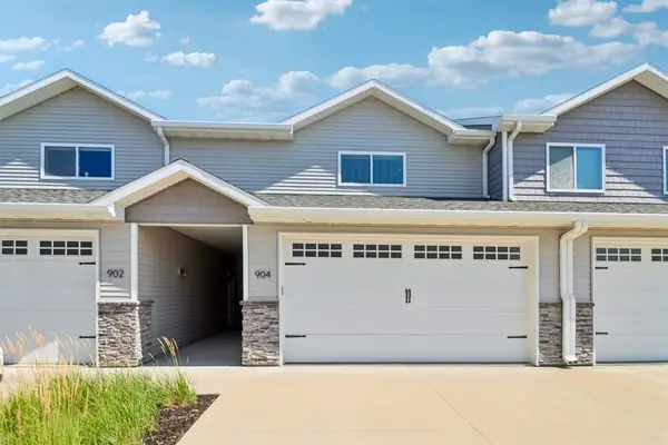 904 Summerset Place, Indianola, IA 50125