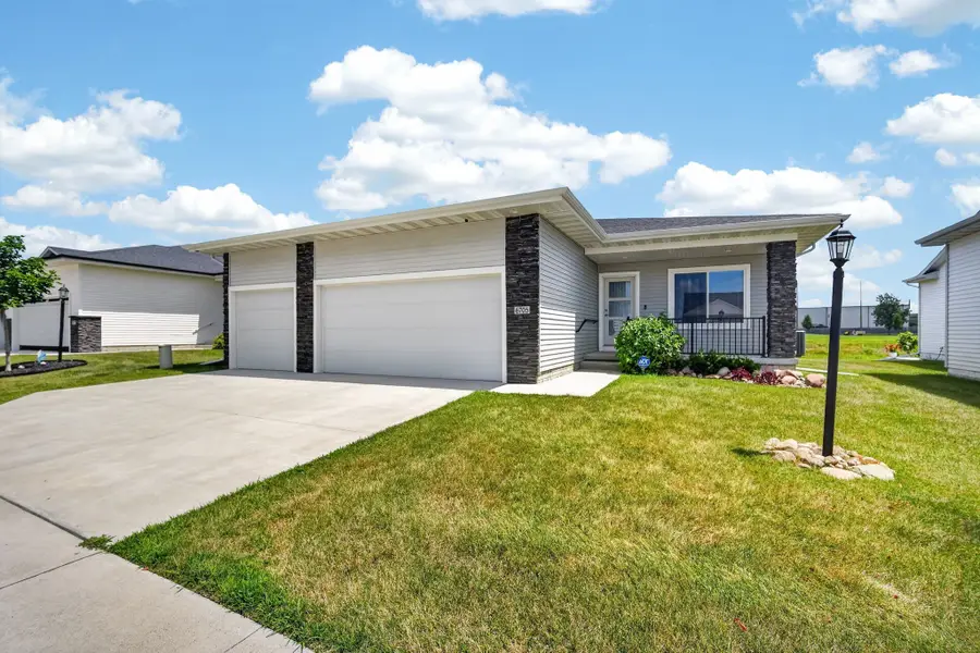 6705 NE 12th Court, Des Moines, IA 50313 - #2