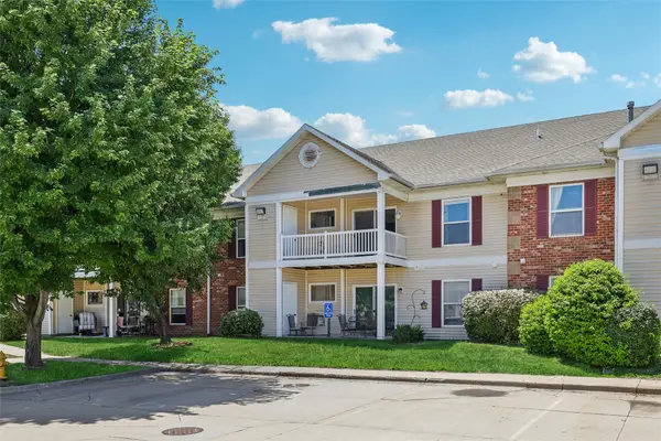 2153 NW 159th Street #60, Clive, IA 50325