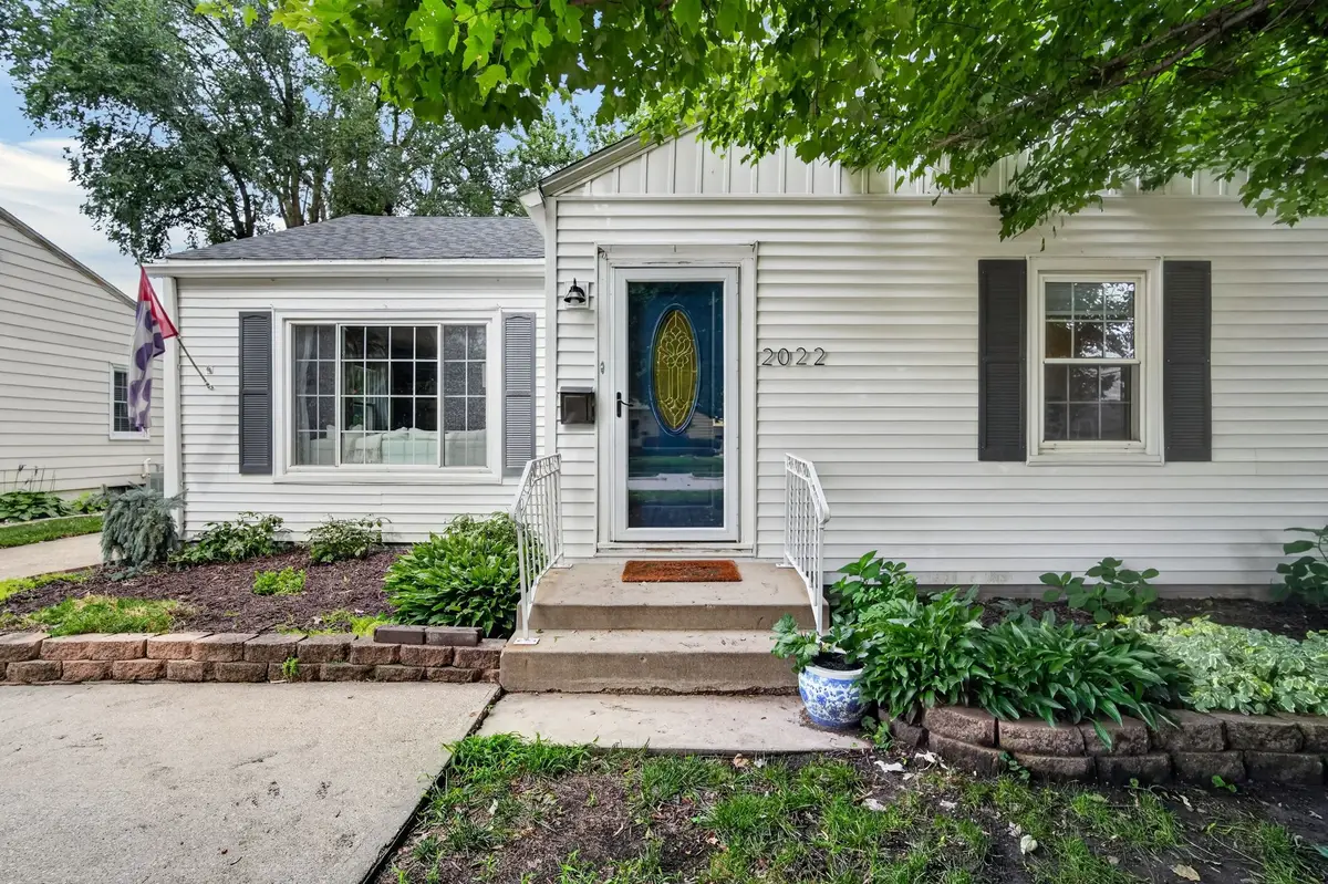 2022 56th Street, Des Moines, IA 50310 - #1