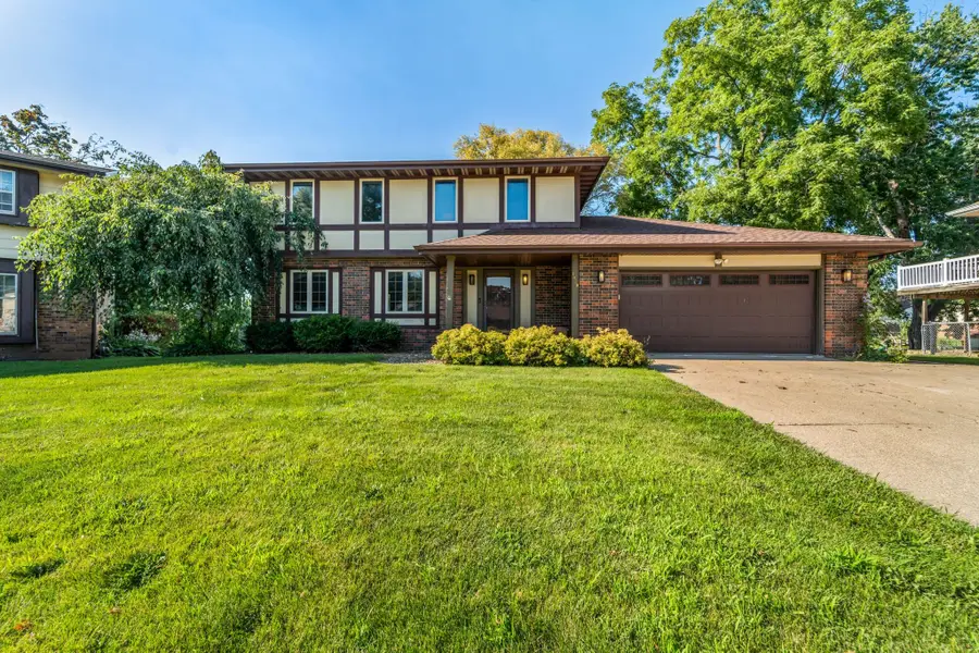 1428 N 7th Avenue E, Newton, IA 50208 - #2
