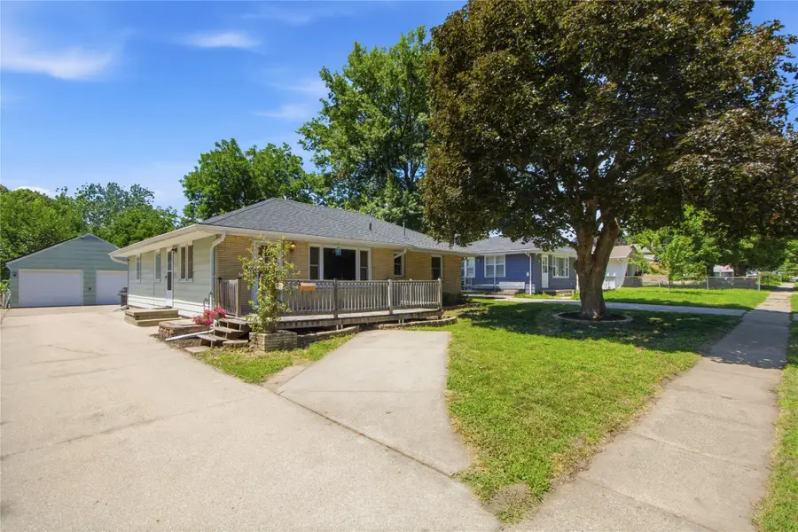 1912 E 28th Street, Des Moines, IA 50317 - #2