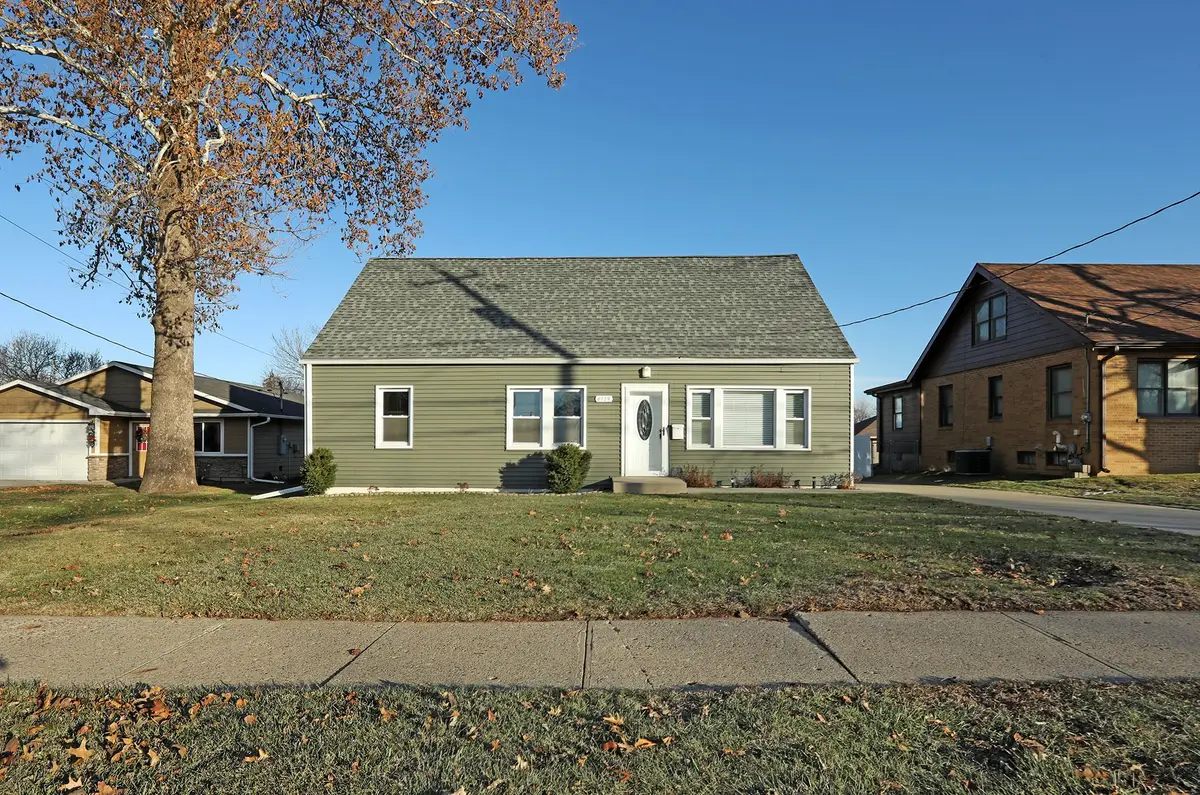 4119 70th Street, Urbandale, IA 50322 - #1