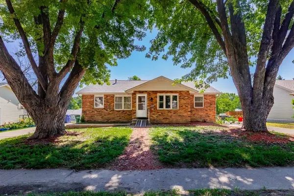 4021/4023 79th Street, Urbandale, IA 50322