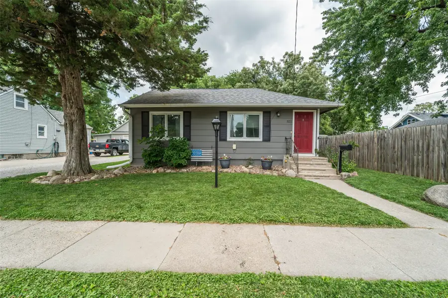 321 M Avenue, Nevada, IA 50201 - #2