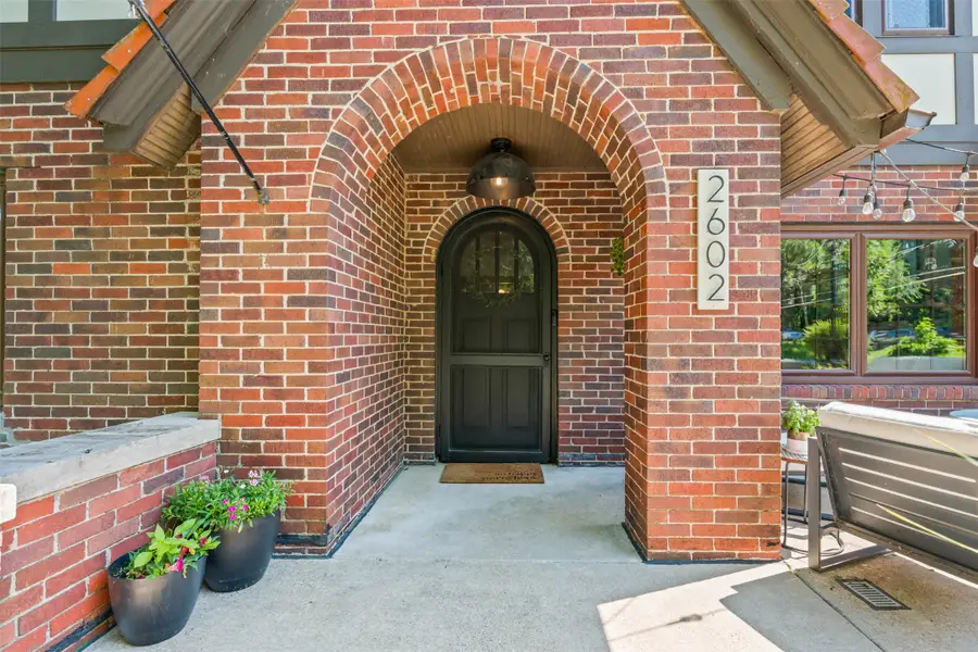 2602 Lincoln Avenue, Des Moines, IA 50310 - #2