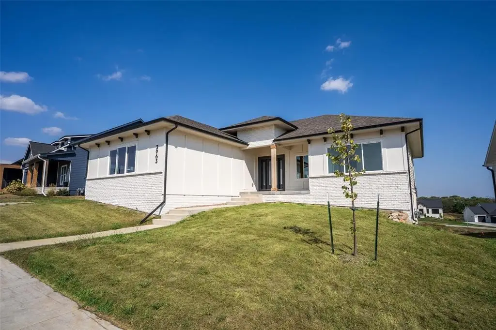3963 Westgate Parkway, Clive, IA 50325 - #1