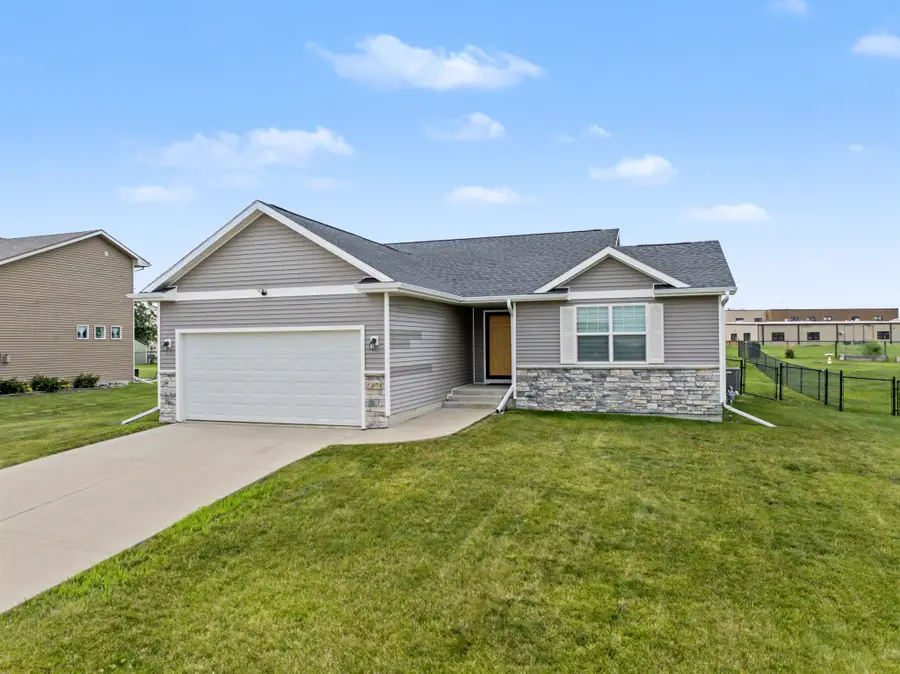 1304 NE 2nd Street, Stuart, IA 50250 - #2