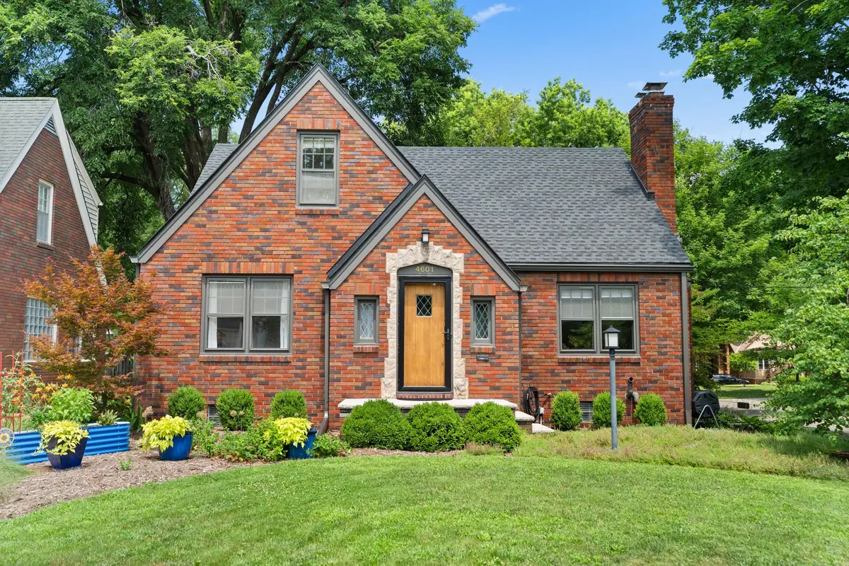 4601 Beaver Crest Drive, Des Moines, IA 50310 - #1