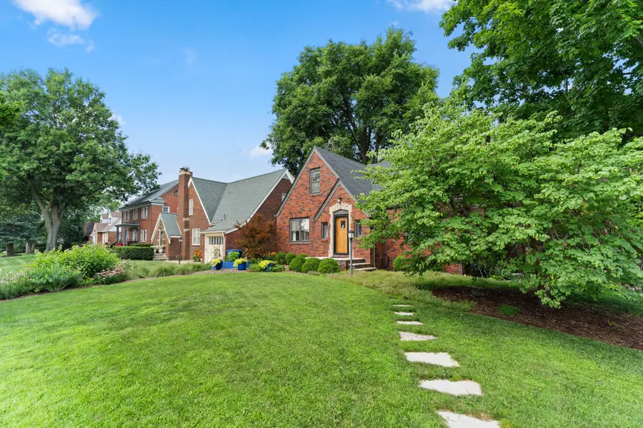 4601 Beaver Crest Drive, Des Moines, IA 50310 - #2