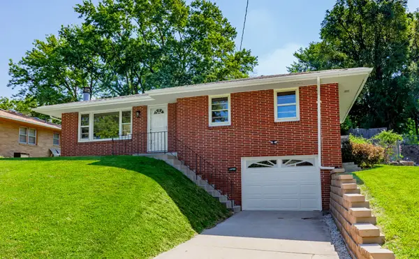 3205 Fairlane Drive, Des Moines, IA 50315