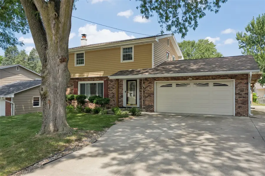 6427 Franklin Avenue, Windsor Heights, IA 50324 - #2