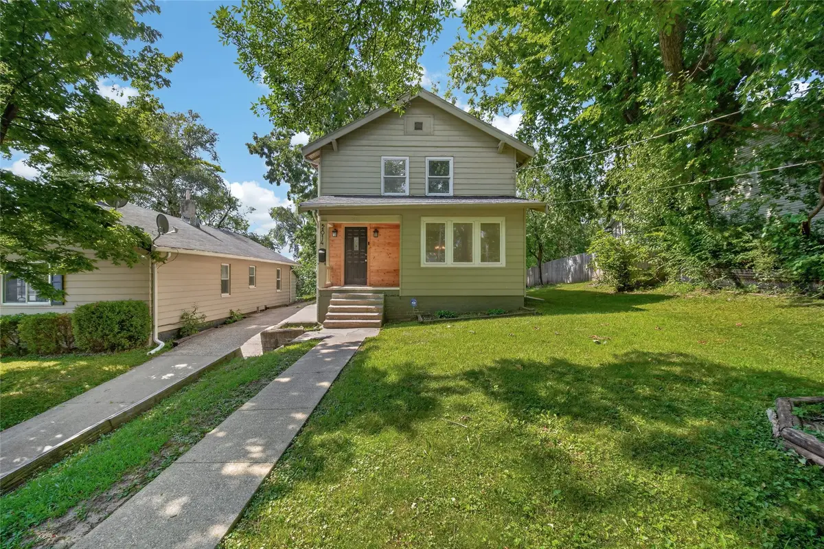 2814 School Street, Des Moines, IA 50311 - #1