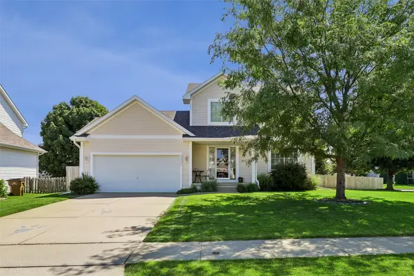 5901 NW 94th Street, Johnston, IA 50131