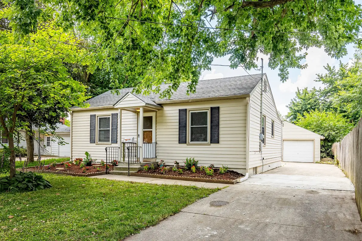 807 W 3rd Avenue, Indianola, IA 50125 - #1