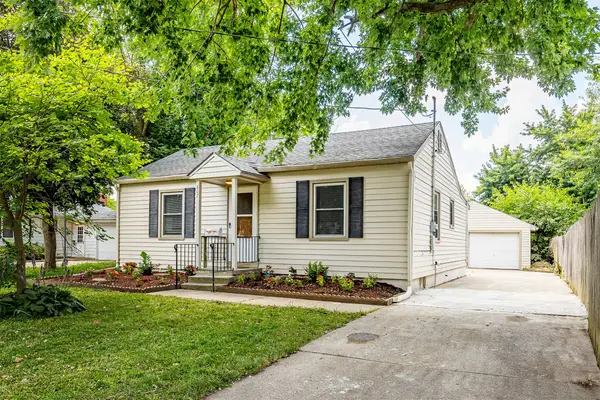 807 W 3rd Avenue, Indianola, IA 50125