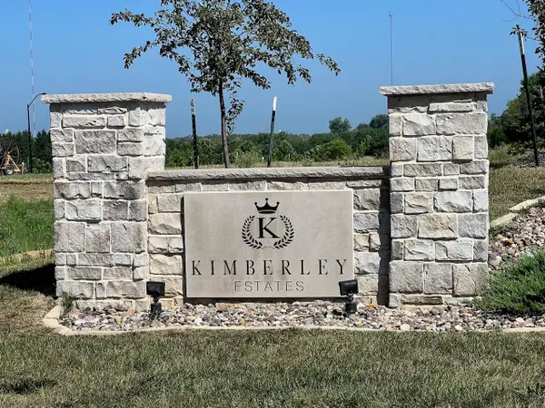 6115 NE Briarwood Drive, Ankeny, IA 50021