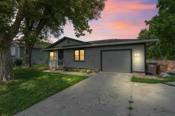 215 25th Avenue Sw, Altoona, IA 50009