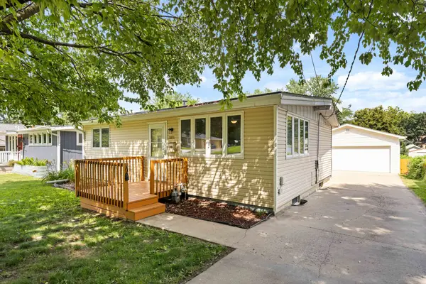 3851 43rd Street, Des Moines, IA 50310