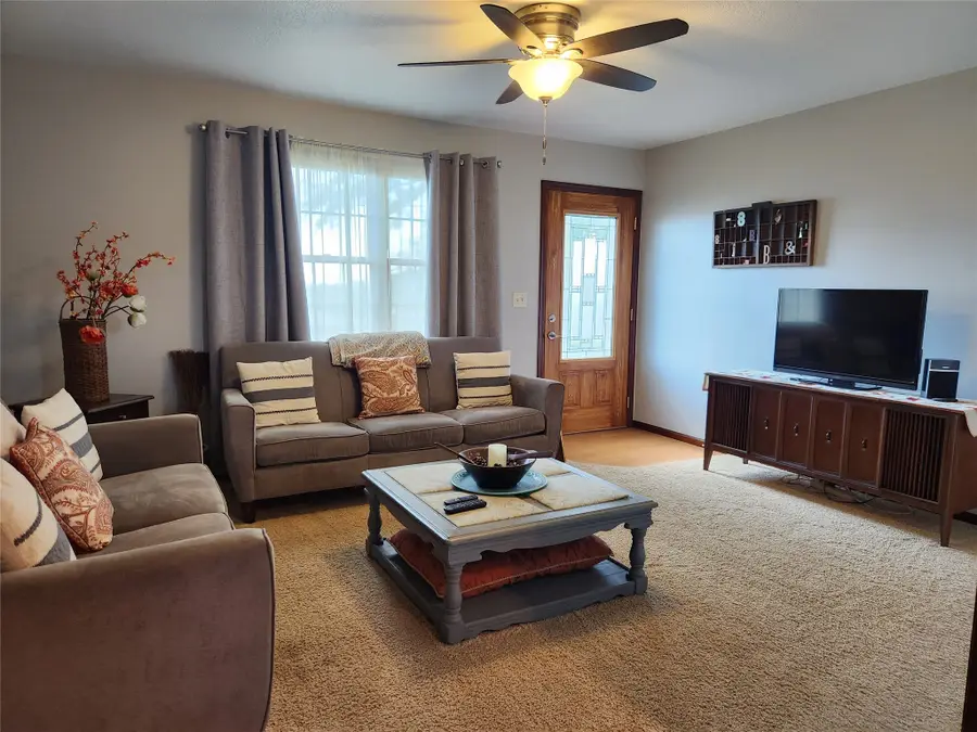 1606 Green Street, Oskaloosa, IA 52577 - #2