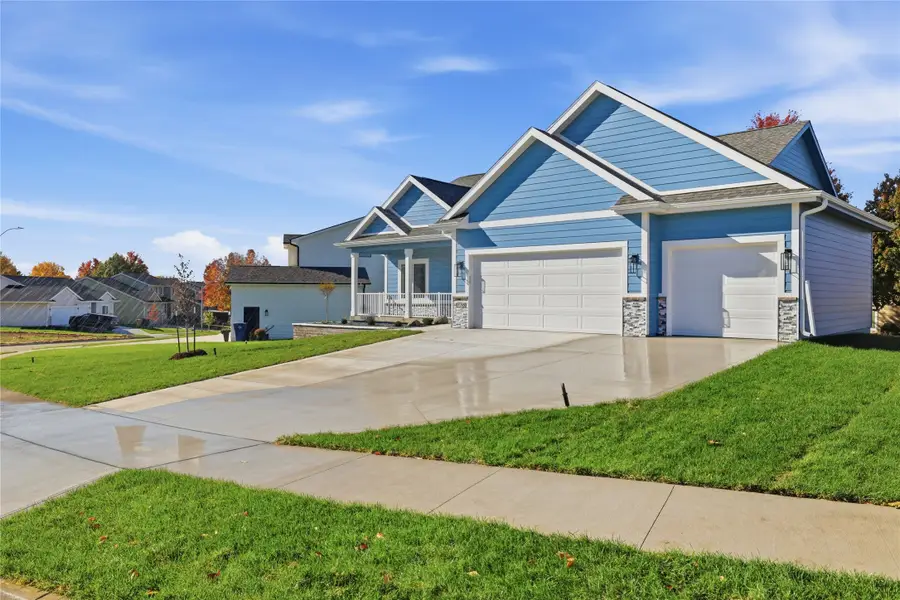 4738 Hillsdale Drive, Urbandale, IA 50322 - #2