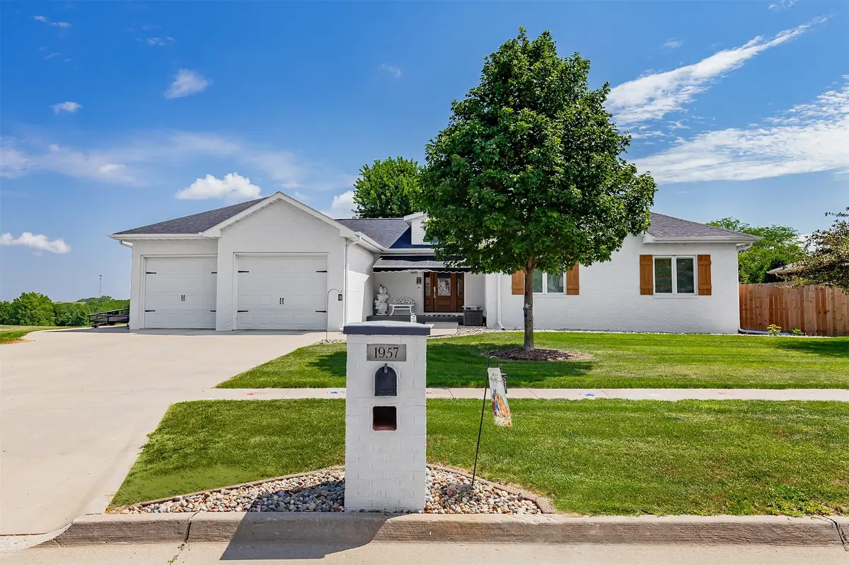 1957 W Jackson Street, Knoxville, IA 50138 - #1
