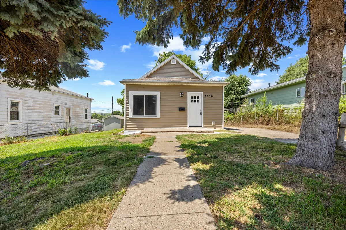 3106 4th Street, Des Moines, IA 50313 - #1