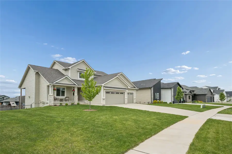 2105 Timberview Drive, Norwalk, IA 50211 - #2