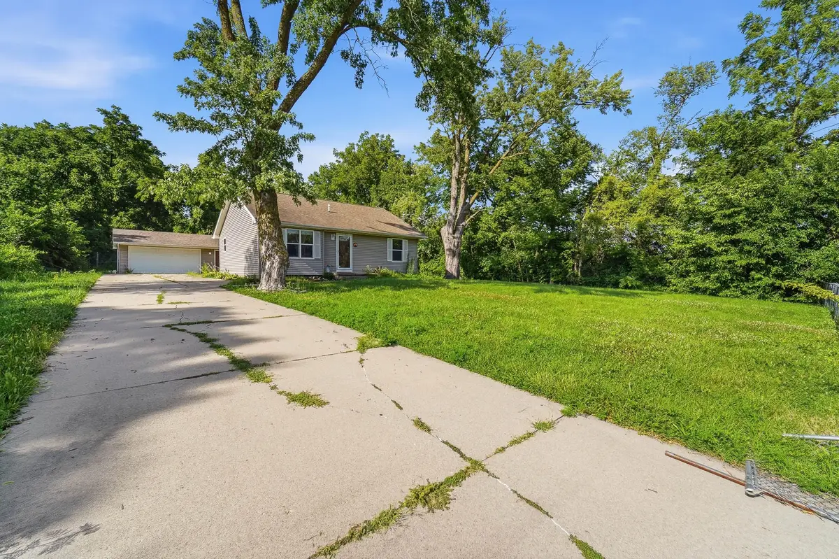 346 E Titus Avenue, Des Moines, IA 50315 - #1