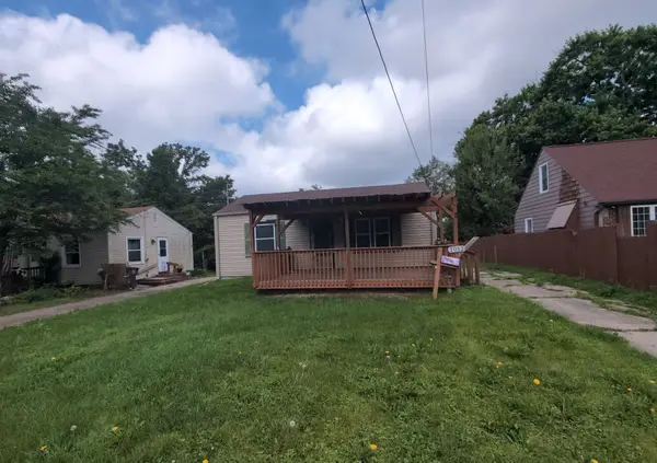 2012 E 27th Street, Des Moines, IA 50317