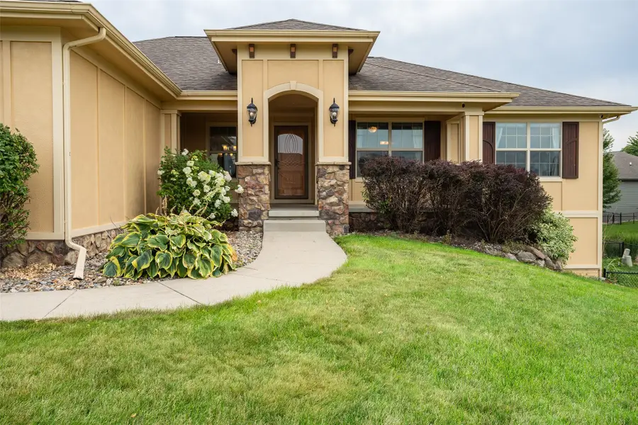 2202 Hearthstone Circle Sw, Altoona, IA 50009 - #2