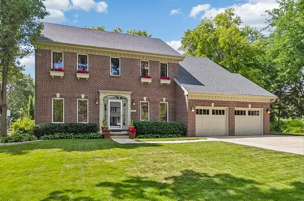 6035 Nottingham Drive, Johnston, IA 50131