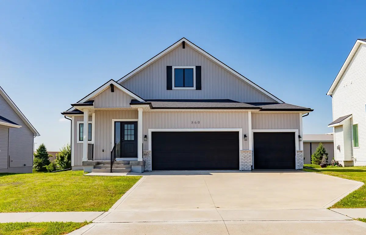 860 Gray Avenue, Waukee, IA 50263 - #1