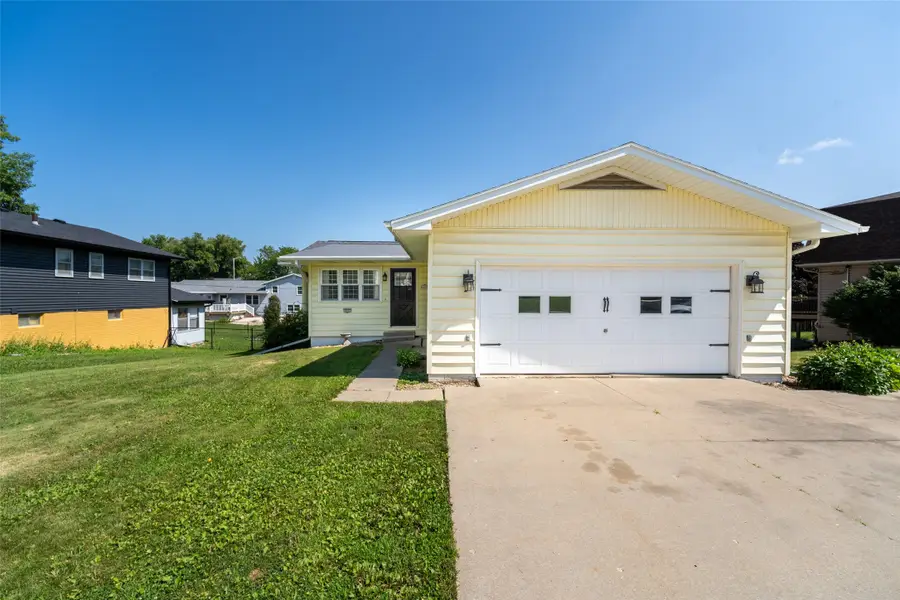 212 Rainbow Drive, Marshalltown, IA 50158 - #2