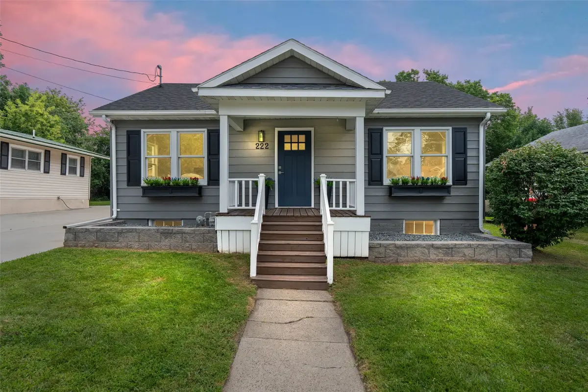 222 W 9th Street S, Newton, IA 50208 - #1