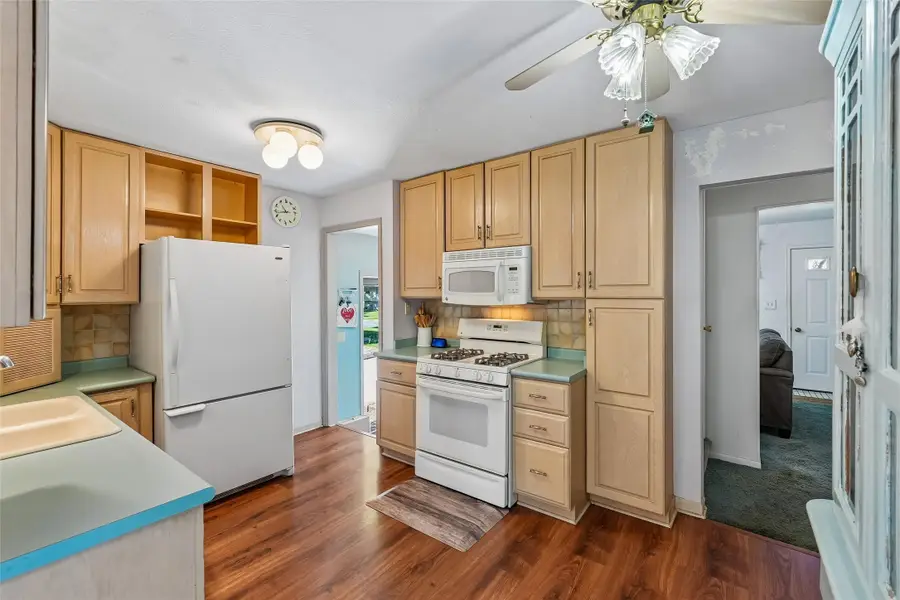 2313 E 25th Street, Des Moines, IA 50317 - #3