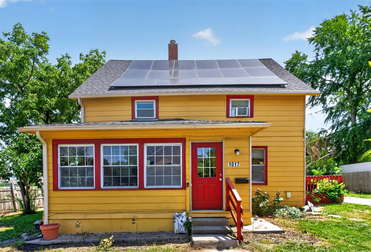 1017 E 13th Street, Des Moines, IA 50316 - #1