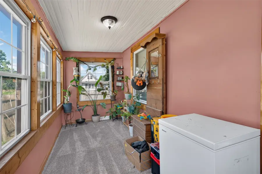 1017 E 13th Street, Des Moines, IA 50316 - #2
