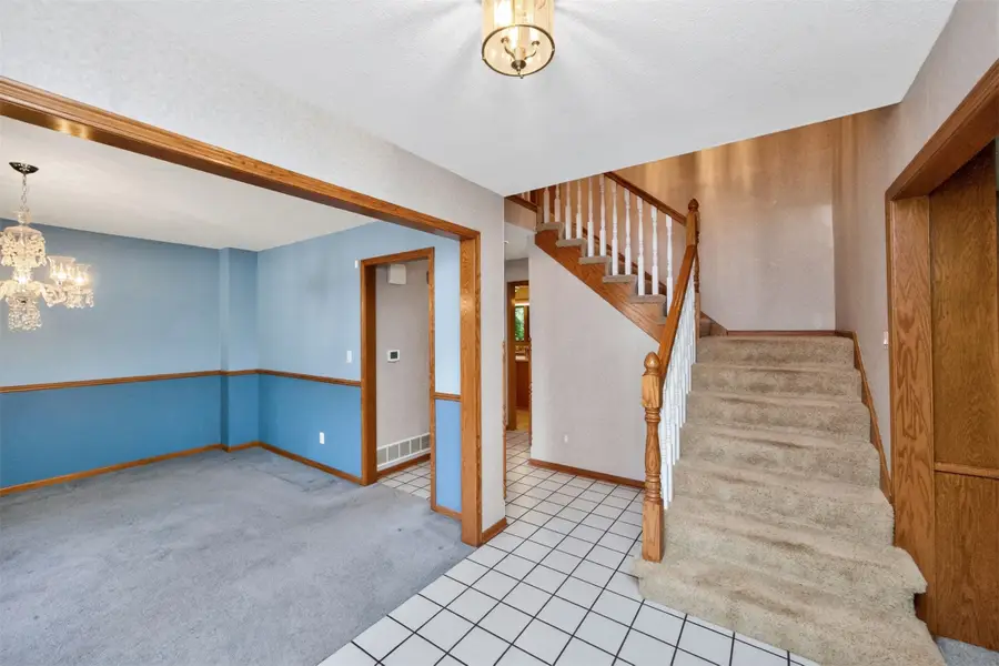 10022 Valdez Drive, Urbandale, IA 50322 - #2