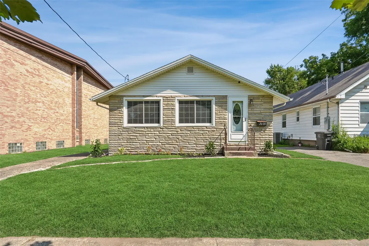 2608 Capitol Avenue, Des Moines, IA 50317 - #1