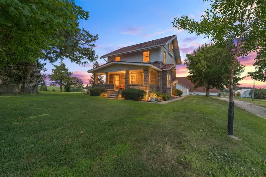 524 E 60th Street N, Newton, IA 50208 - #2