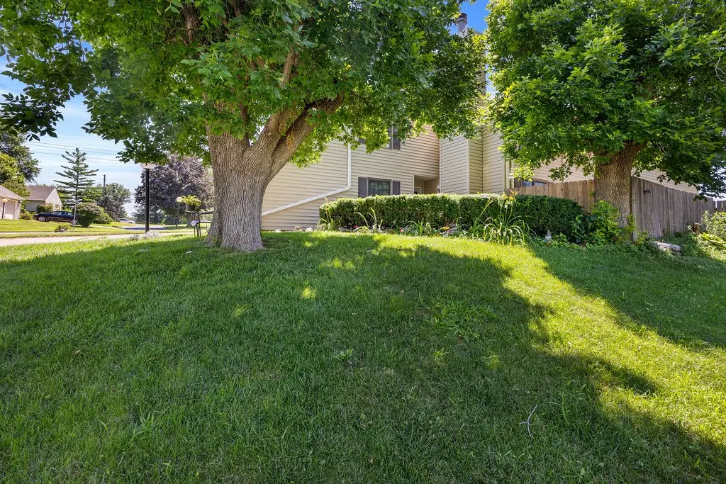 8704 Snapdragon Lane, Urbandale, IA 50322 - #1