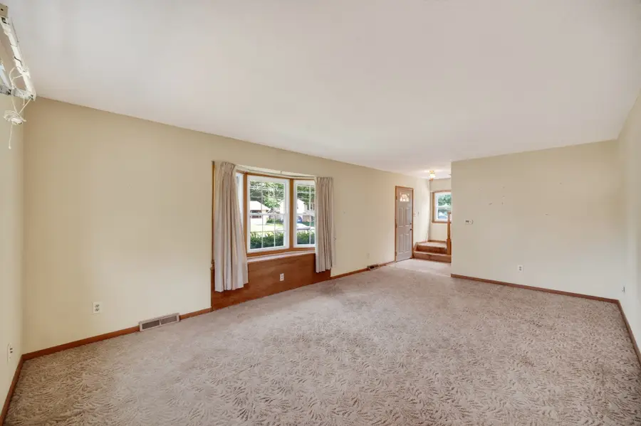 4308 69th Street, Urbandale, IA 50322 - #2