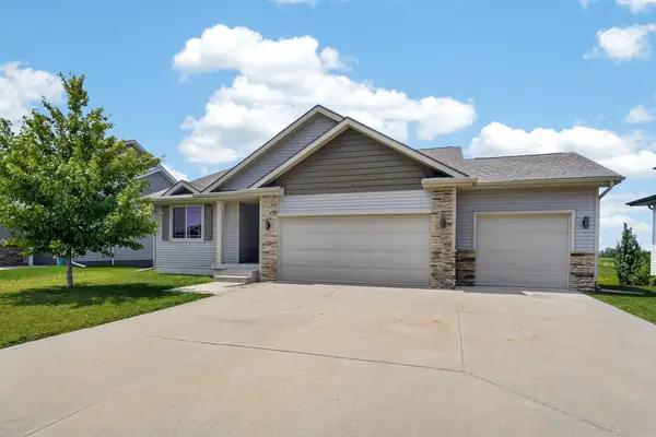 570 NE Badger Lane, Waukee, IA 50263