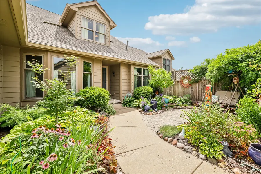 1936 Maple Circle, West Des Moines, IA 50265 - #2