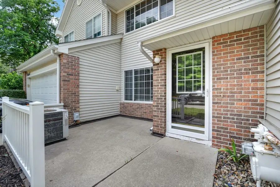 2211 Grand Avenue #6, West Des Moines, IA 50265 - #3