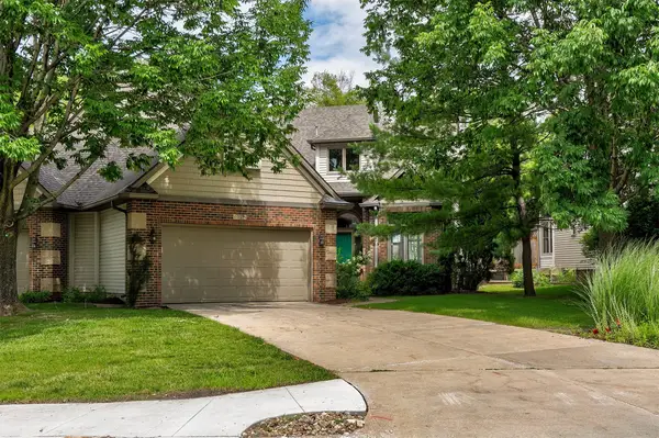 1075 Glen Oaks Drive, West Des Moines, IA 50266