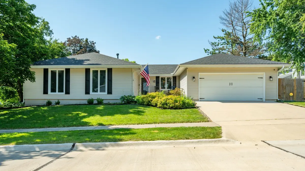 8002 Alpine Drive, Urbandale, IA 50322 - #1