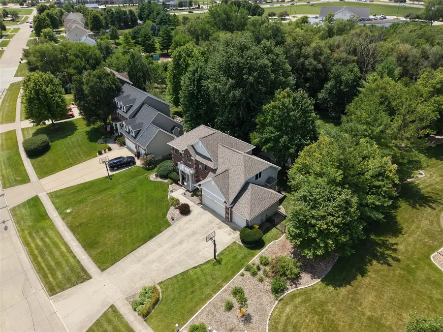 990 SE Westwoods Drive, Waukee, IA 50263 - #3