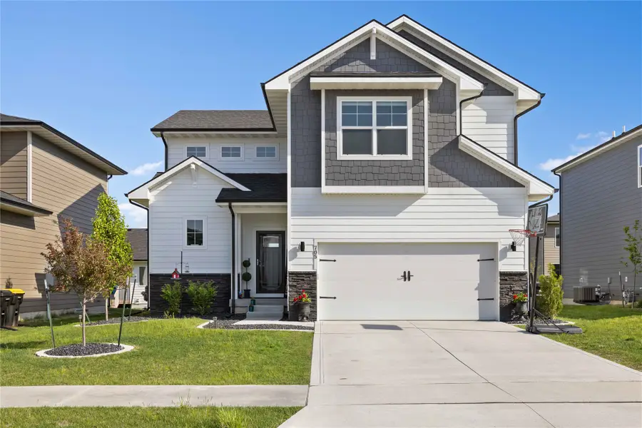 705 SE Booth Avenue, Waukee, IA 50263 - #2